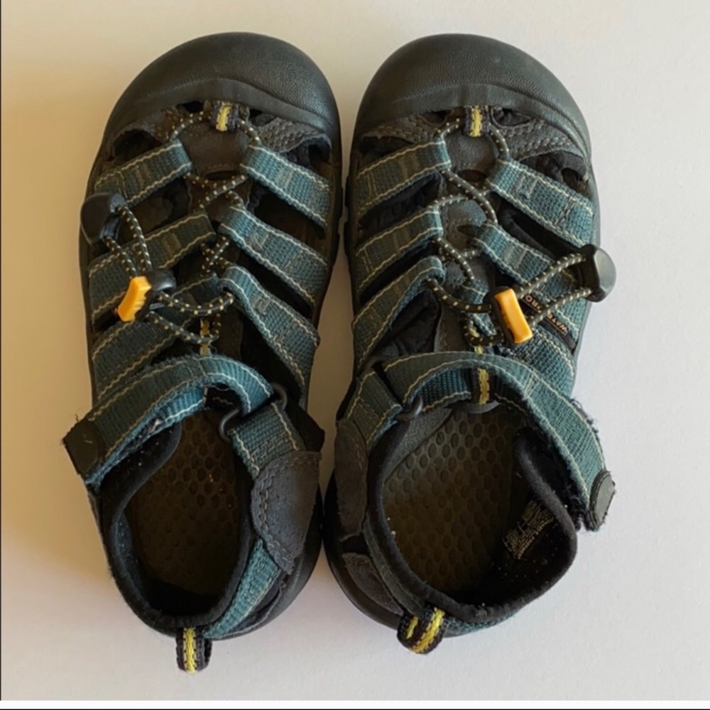 Keen water shoes Sz 12 boys